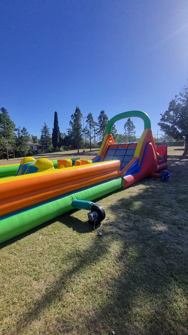 Megainflable 3x12m: Carrera+Supertob — alquiler en Córdoba