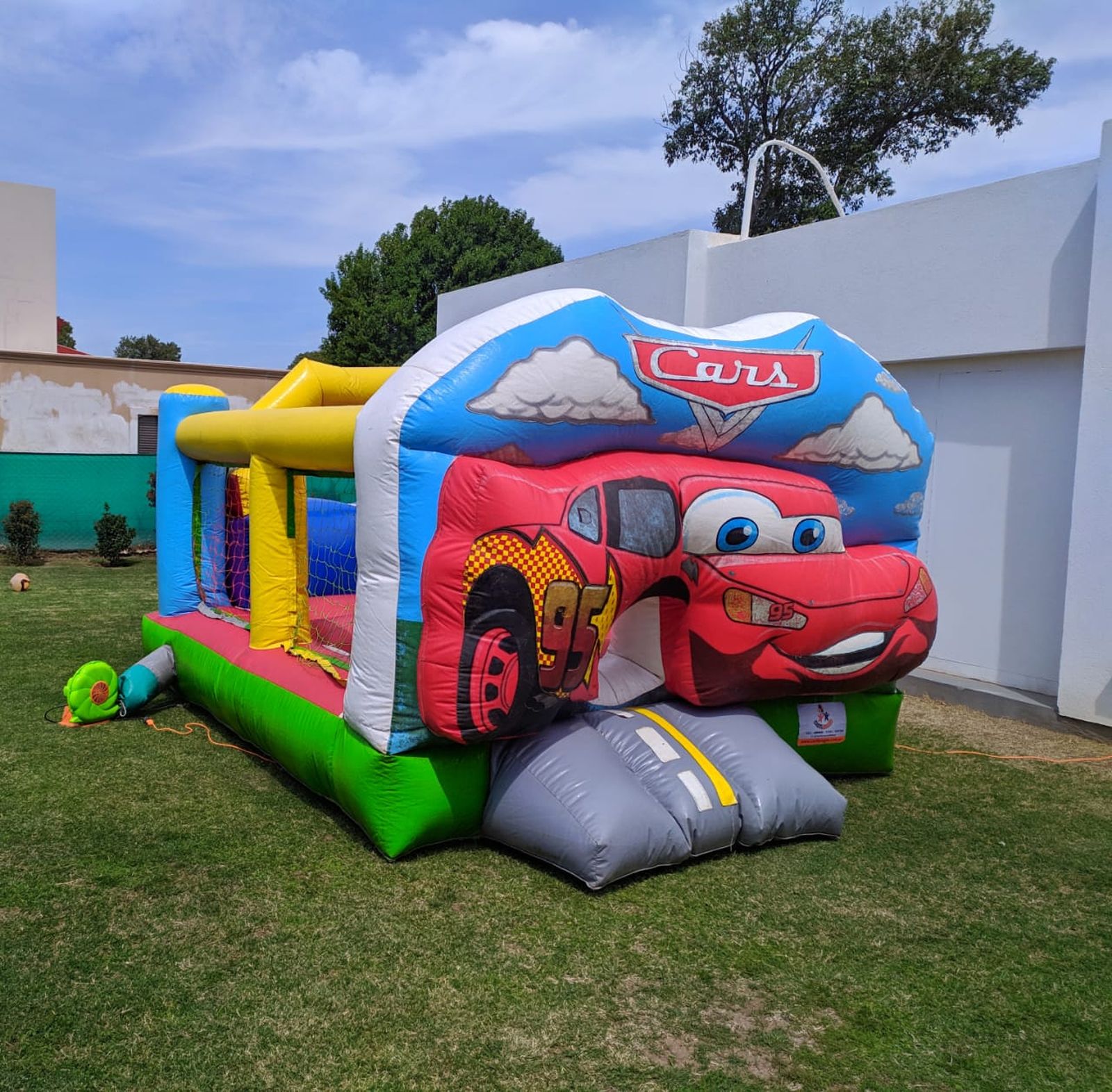 Cars 3x5 — alquiler en Córdoba