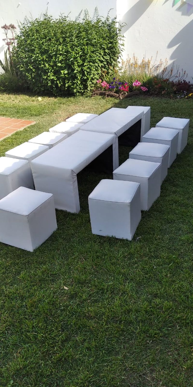 Minilivings Blancos x12+ 2 Mesas — alquiler en Córdoba